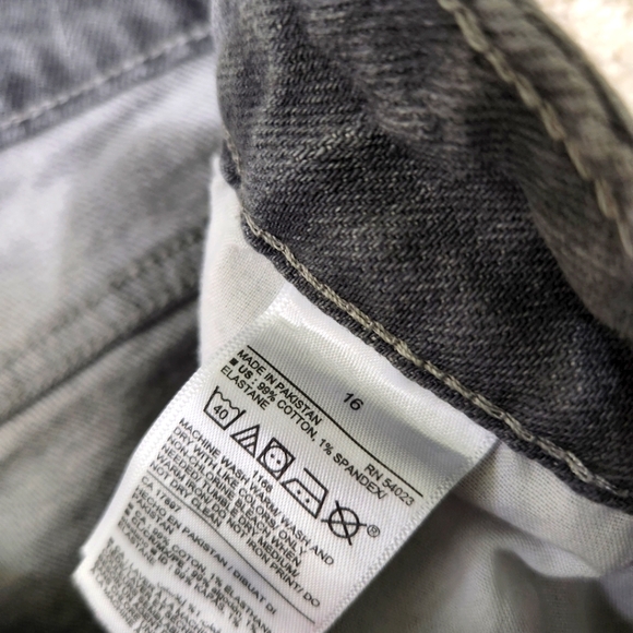 Old Navy O.G. short high rise. grey jean denim shorts - Picture 5 of 8